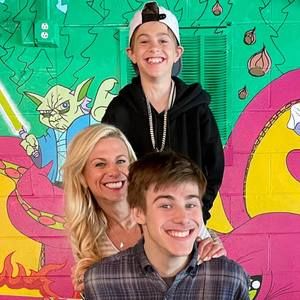 Meet your Posher, April